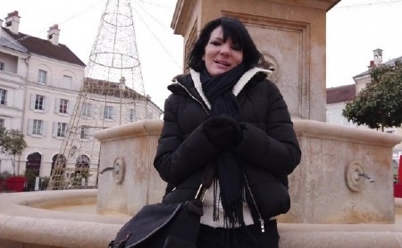 Eva - Eva, 41ans, revient faire les soldes (2019/JacquieEtMichelTV/HD/720p)