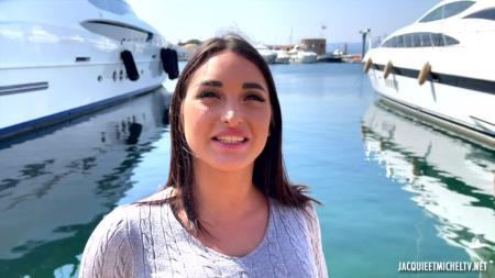 Sarah - Sarah, 21, Hostess On A Yacht In Saint-Tropez! (2022/JacquieEtMichelTV, Indecentes-Voisines/FullHD/1080p) 