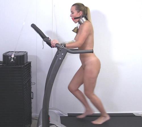 Cindy Dollar - Treadmill Hopping (14.12.2022/HuCows.com/FullHD/1080p)