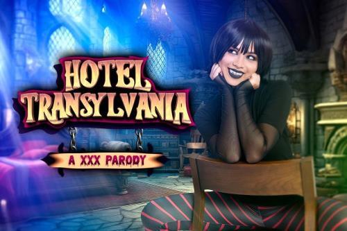 Scarlett Alexis - Hotel Transylvania A XXX Parody (26.10.2023/VRCosplayX.com/3D/VR/UltraHD 4K/3584p) 