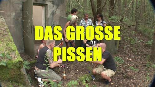 Das Grosse Pissen - Group Outdoor Piss (25.07.2023/Mick Haig Productions/Pissing/HD/720p) 