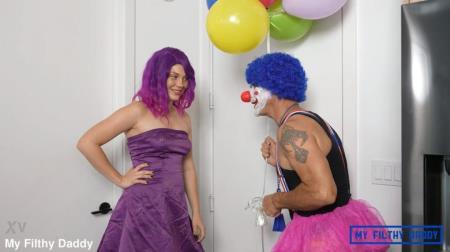 Alice Upton - Filthy the Clown Strikes Again! Girls Love Kinky Clown Sex (2024/FullHD/1080p) 