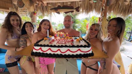 Kelsi Monroe, Luna Luxe, Nia Bleu, The Official Egypt, Scarlett Page - Reverse Birthday Gang Bang for Porn Stud Jmac (2024/UltraHD 4K/2160p) 