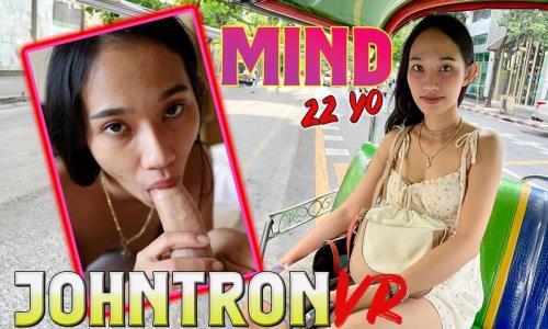 Mind - Petite Saleslady With Fat Ass Loves Banging Total Stranger (06.11.2024/JohnTron VR, SLR/3D/VR/UltraHD 4K/2880p) 